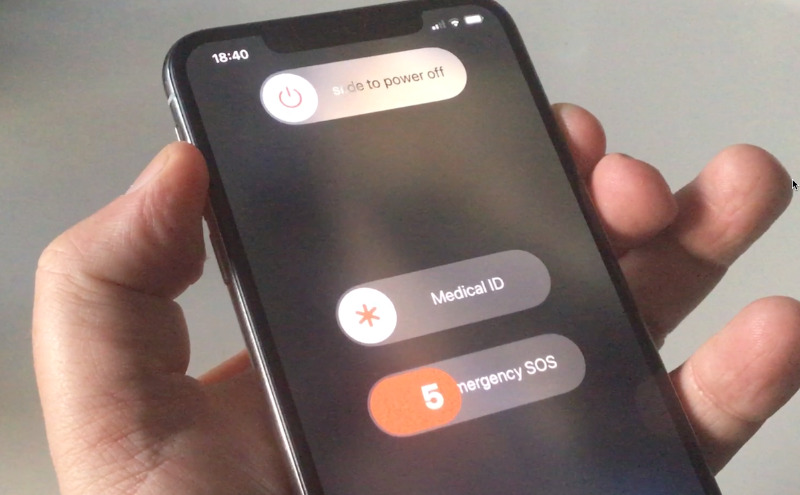 How to Fix It When Your iPhone Screen Turns Black and White | Diagnose the Reasons