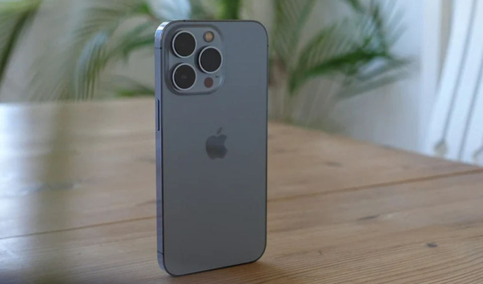 Telephoto Upgrade on iPhone 14