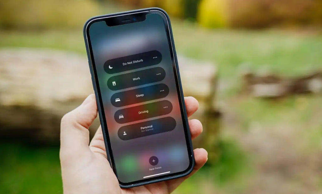 How to Stop Focus Modes From Sharing Your Status in iOS 16