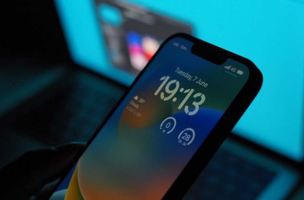 How to Download the iOS 16 Beta
