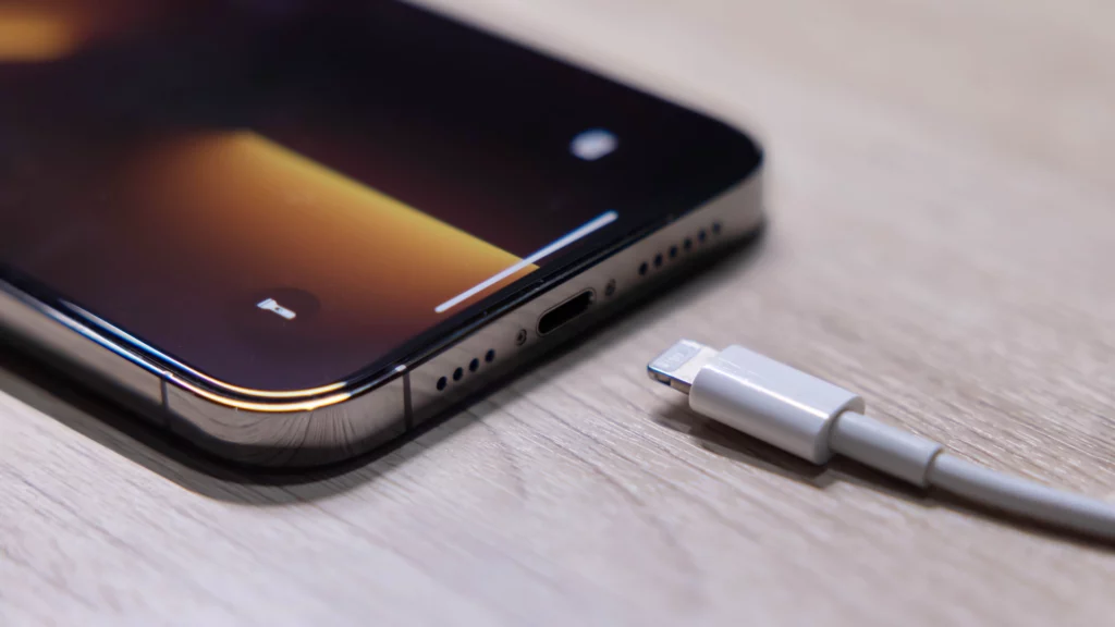 8 Ways to Fix iOS 17 Battery Drain on iPhone and iPad {2023}