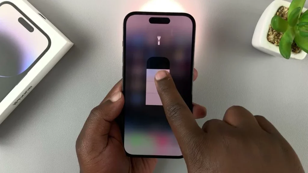 How to Fix iOS 17 Flashlight Not Working | Causes & Fixes